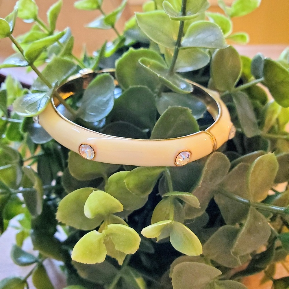 Cream and Rhinestone Hinged Banglet